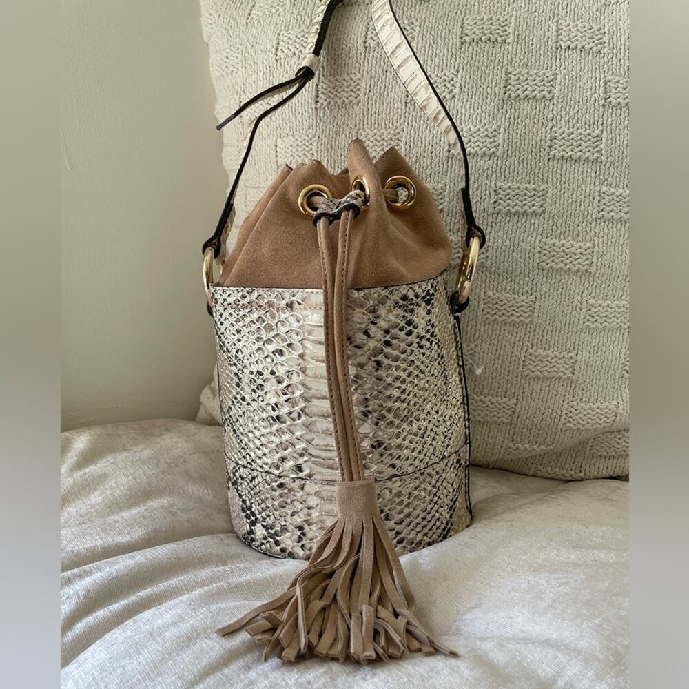 Snake Drawstring Bucket Bag - Picture 3 of 6
